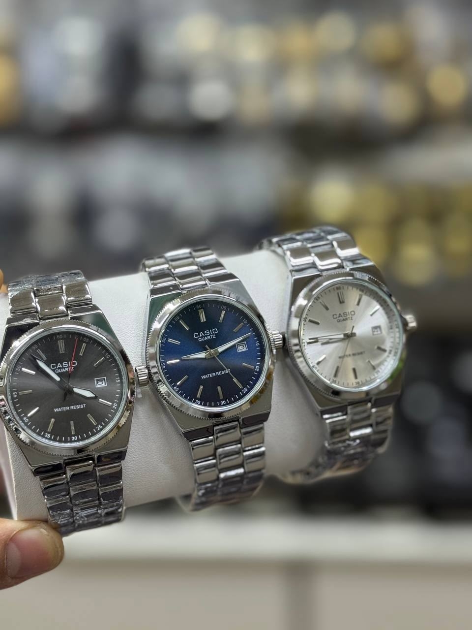 Casio Collection на стальном браслете